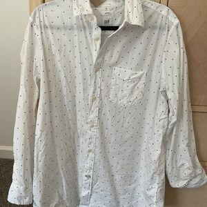 Gap Men’s Untucked Button Down